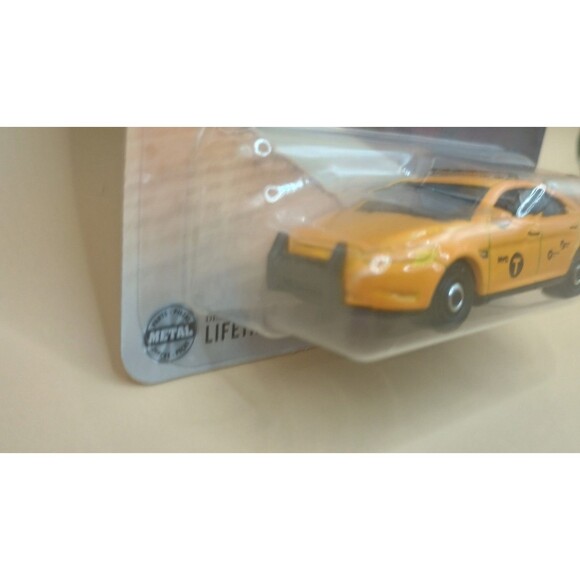 2025 Matchbox #29 Ford Police Interceptor YELLOW | NYC TAXI | FSC - Picture 4 of 6